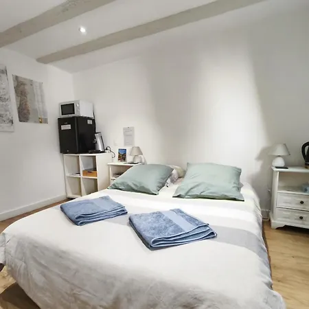 - Centre Historique - Salle D'eau Et Wc Prives *